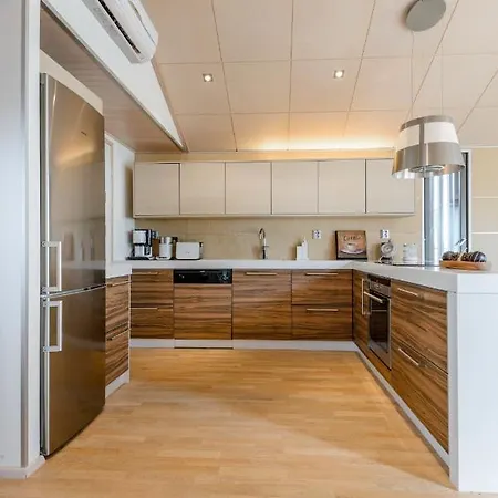 Reelinki Seafront Amando *