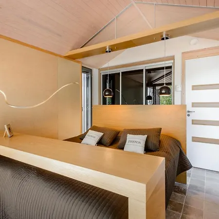 Reelinki Seafront Amando *