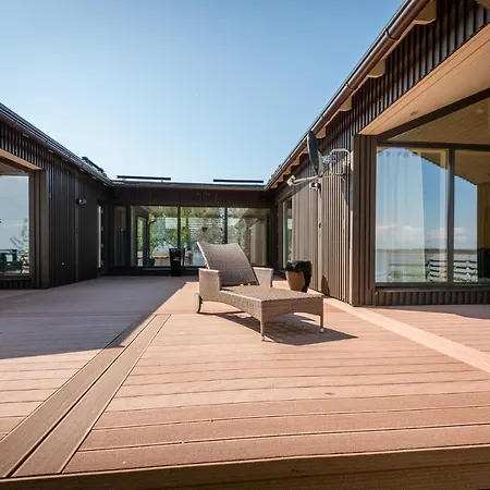 Reelinki Seafront Amando Villa