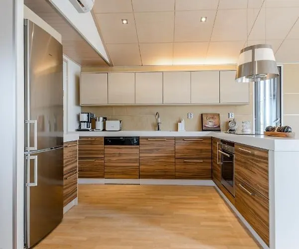 Reelinki Seafront Amando *