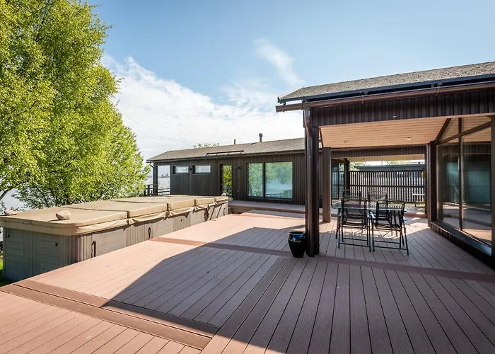 Reelinki Seafront Amando