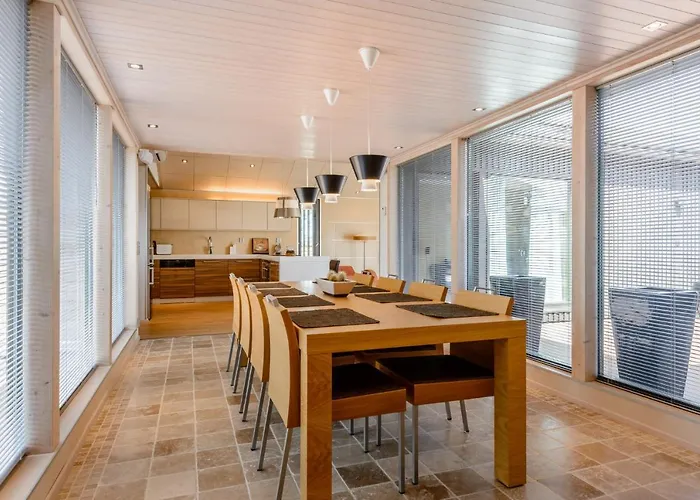 Villa Reelinki Seafront Amando