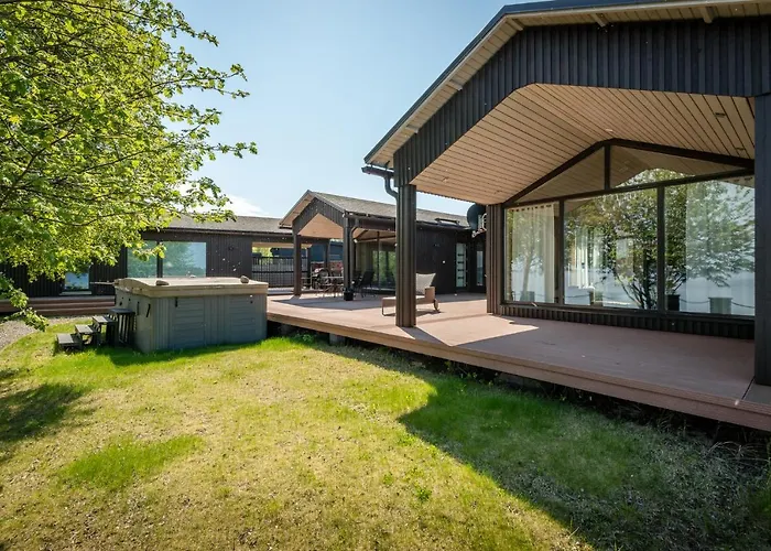 Reelinki Seafront Amando Villa