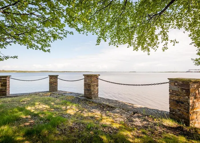 Reelinki Seafront Amando *