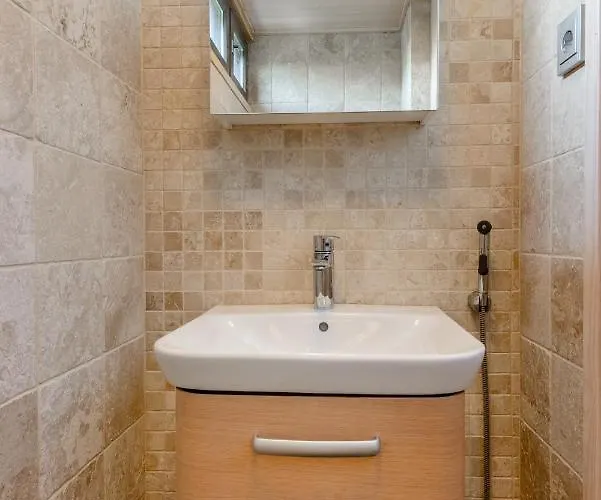 Reelinki Seafront Amando